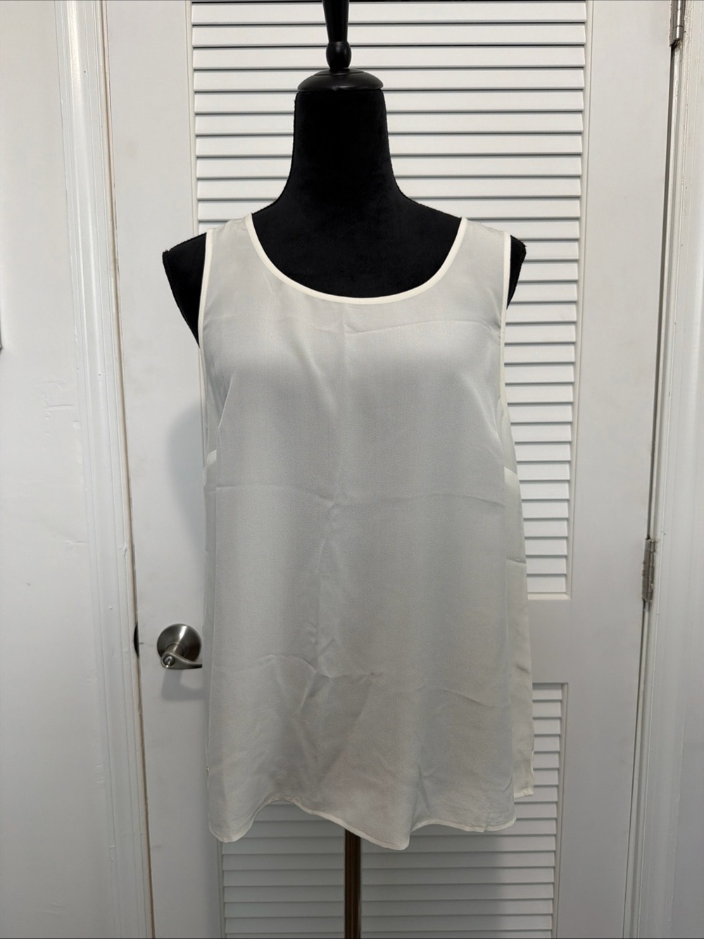 Lilly Pulitzer Sleeveless Silk Top - White - Size Large